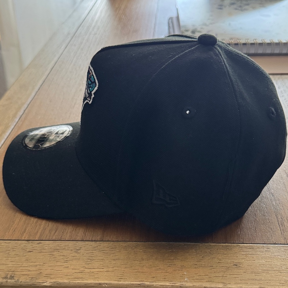 New Era Black Cap with Vibrant Shark Design - Picture 4 of 9